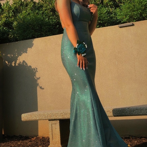 Sherri Hill Prom Dress - Picture 4 of 5